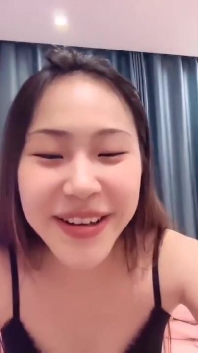Live gái xinh kute và trái dưa leo thần thánh